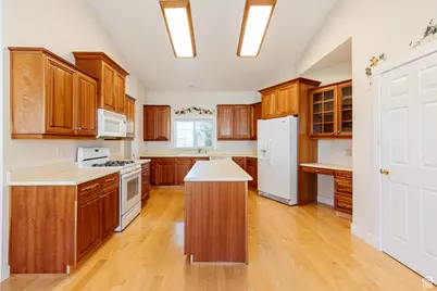 890 E 450 S, Smithfield, UT 84335 - Photo 12