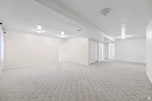 558 S Oak Ln E, Tooele, UT 84074 - Photo 16