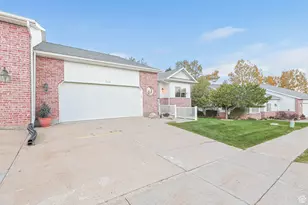 558 S Oak Ln E, Tooele, UT 84074 - Photo 4