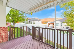 558 S Oak Ln E, Tooele, UT 84074 - Photo 40