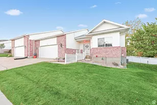 558 S Oak Ln E, Tooele, UT 84074 - Photo 1