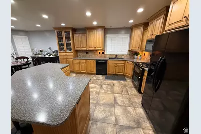 818 N 2625 W, Layton, UT 84041 - Photo 12