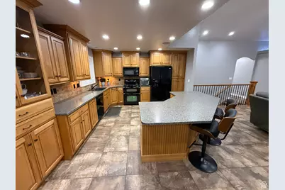 818 N 2625 W, Layton, UT 84041 - Photo 14