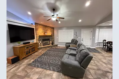 818 N 2625 W, Layton, UT 84041 - Photo 18