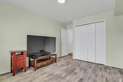 5200 S Clover Meadow Dr, Murray, UT 84123 - Photo 8