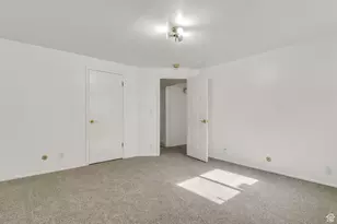 5200 S Clover Meadow Dr, Murray, UT 84123 - Photo 18