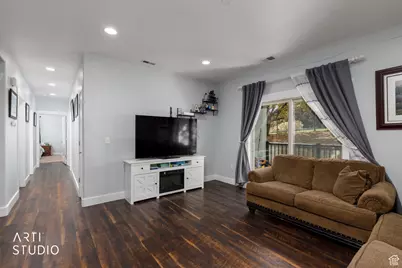 182 W Springview Dr, Saratoga Springs, UT 84045 - Photo 8