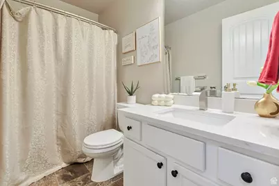 5209 W Courtly Ln, Herriman, UT 84096 - Photo 10