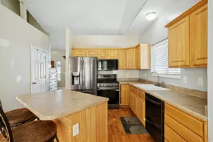 876 N Fox Run Dr, Tooele, UT 84074 - Photo 6