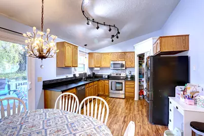 2096 N 1450 E, Layton, UT 84040 - Photo 6