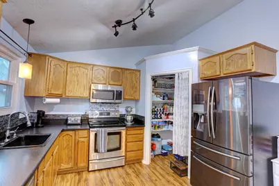2096 N 1450 E, Layton, UT 84040 - Photo 8