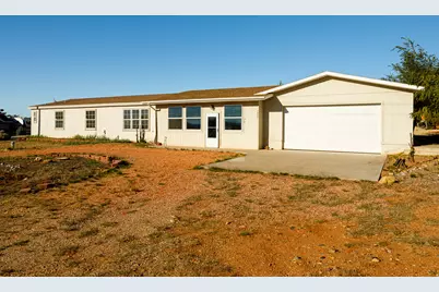 1686 S Powell Dr, Kanab, UT 84741 - Photo 2