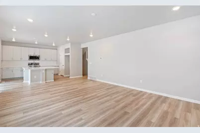 39 E Broadway Dr #1039, Saratoga Springs, UT 84045 - Photo 10