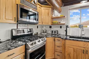 7768 E 1075 N, Huntsville, UT 84317 - Photo 24