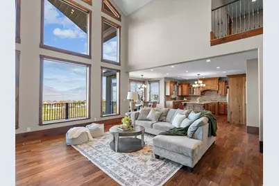 2752 S Sandalwood Cir, Saratoga Springs, UT 84045 - Photo 4