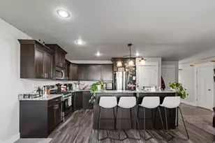 284 W 20 N, Hyrum, UT 84319 - Photo 10