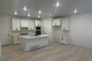 81 S Lunar Wy, Mapleton, UT 84664 - Photo 2