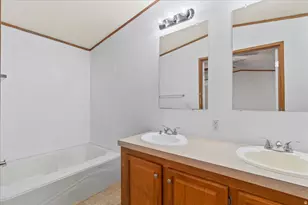 221 E Jordan View Dr S, Sandy, UT 84070 - Photo 18