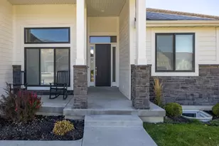 4009 S Cottonwoods Ct, Nibley, UT 84321 - Photo 2