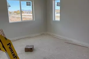 2633 N 2080 W, Clinton, UT 84015 - Photo 4