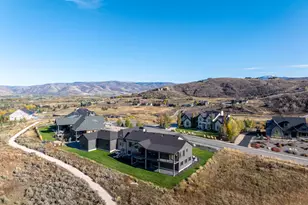 6188 E Hummingbird Pt, Huntsville, UT 84317 - Photo 4