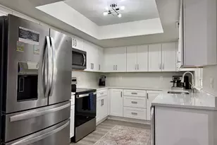 651 E 4025 S, Salt Lake City, UT 84107 - Photo 2