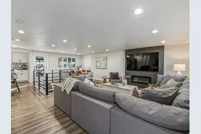 6851 S 2300 E, Cottonwood Heights, UT 84121 - Photo 8