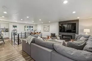 6851 S 2300 E, Cottonwood Heights, UT 84121 - Photo 8