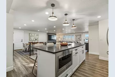 6851 S 2300 E, Cottonwood Heights, UT 84121 - Photo 10