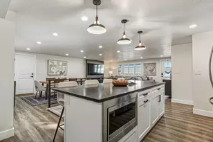 6851 S 2300 E, Cottonwood Heights, UT 84121 - Photo 10