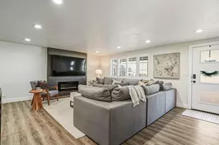 6851 S 2300 E, Cottonwood Heights, UT 84121 - Photo 6