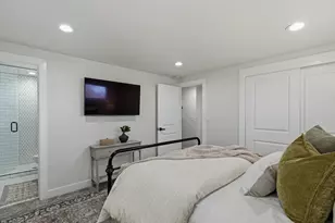 6851 S 2300 E, Cottonwood Heights, UT 84121 - Photo 20