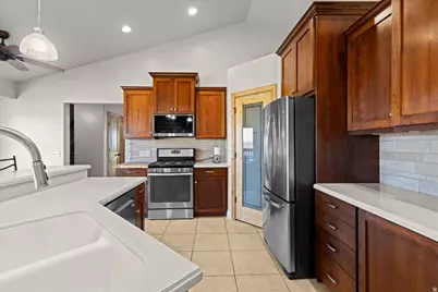 2869 W Rim Rock Dr, Stockton, UT 84071 - Photo 14