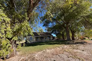 411 E 50 N, Moroni, UT 84646 - Photo 2