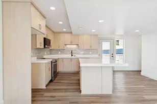 256 N Main St, Bountiful, UT 84010 - Photo 8