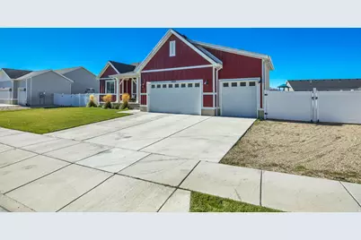 4803 N Emerald Ave, Eagle Mountain, UT 84005 - Photo 2