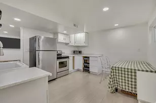 37 S Eastwood Dr, Orem, UT 84097 - Photo 16