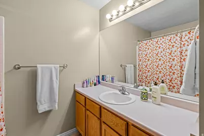 952 W Foxboro Dr, North Salt Lake, UT 84054 - Photo 14