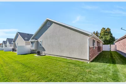 2298 N 1085 W, Layton, UT 84041 - Photo 22