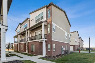 12976 S Devils Garden Ct, Riverton, UT 84096 - Photo 4