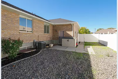 9909 S Dream Cir W, South Jordan, UT 84095 - Photo 10