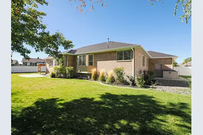 9909 S Dream Cir W, South Jordan, UT 84095 - Photo 4