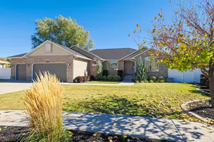 9909 S Dream Cir W, South Jordan, UT 84095 - Photo 2