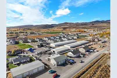 160 W 200 N, Garden City, UT 84028 - Photo 32