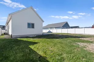 1897 E Magnolia Cir, Eagle Mountain, UT 84005 - Photo 26