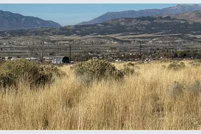 1 Pine Creek Rd #2, Mount Pleasant, UT 84647 - Photo 2