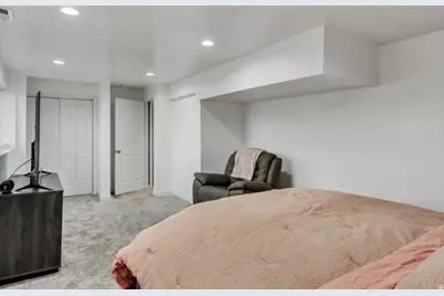 6893 S 3200 W, West Jordan, UT 84084 - Photo 20