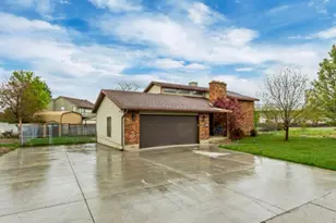6893 S 3200 W, West Jordan, UT 84084 - Photo 4