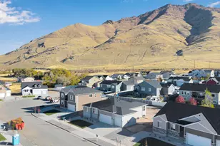 8638 N Halloran Ct, Lake Point, UT 84074 - Photo 32