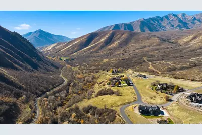 285 Meadow Bridge Dr #6, Springville, UT 84663 - Photo 2